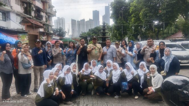 
					Tiga Pilar Bersama Polwan Jaga Jakarta Laksanakan PSN dan Silaturahmi Warga RW 011 Petamburan