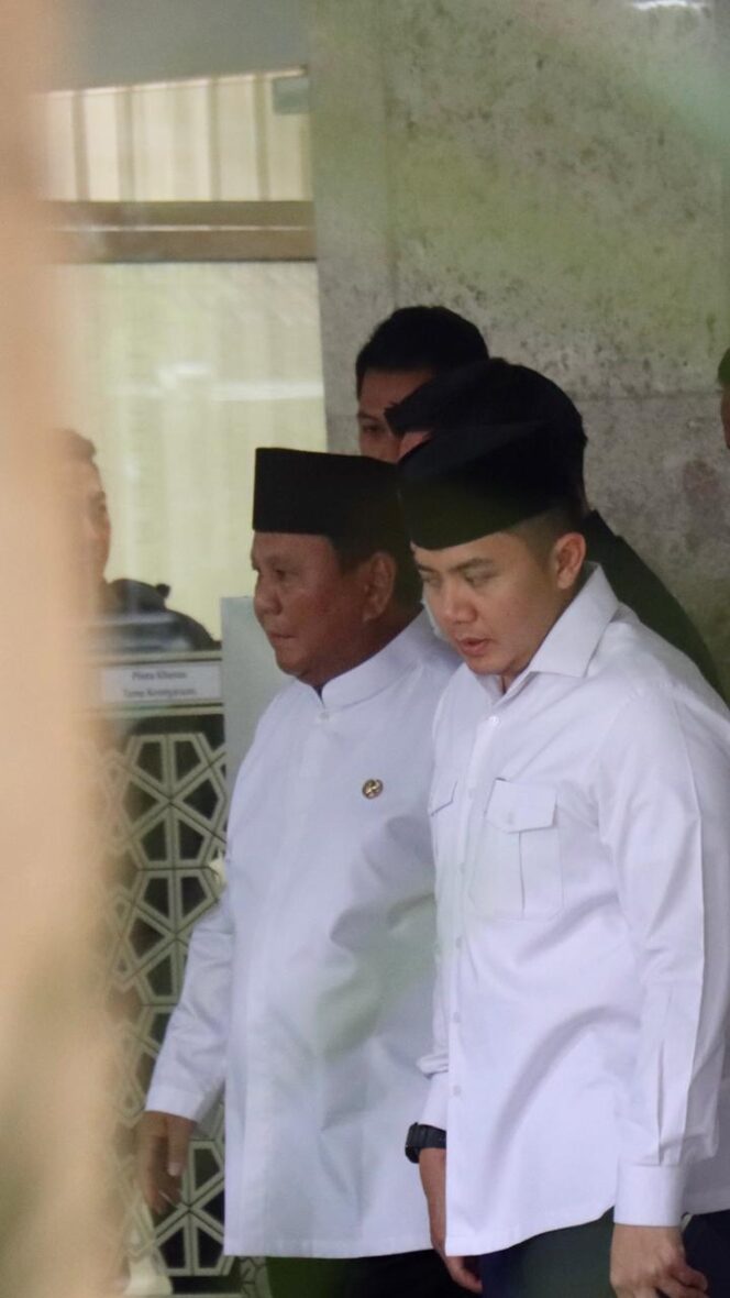 
					300 Personel Polisi Kawal Munajat Akbar dan Pengukuhan Pengurus MUI di Istiqlal, Presiden-Prabowo Hadir