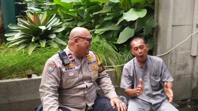 
					Bhabinkamtibmas Kampung Bali Laksanakan Sambang Warga RW 10 Sampaikan Imbauan Kamtibmas