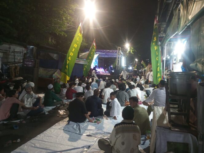 
					Polisi Hadiri Peringatan Isra Mi’raj di Karang Anyar, Perkuat Toleransi dan Keamanan Lingkungan