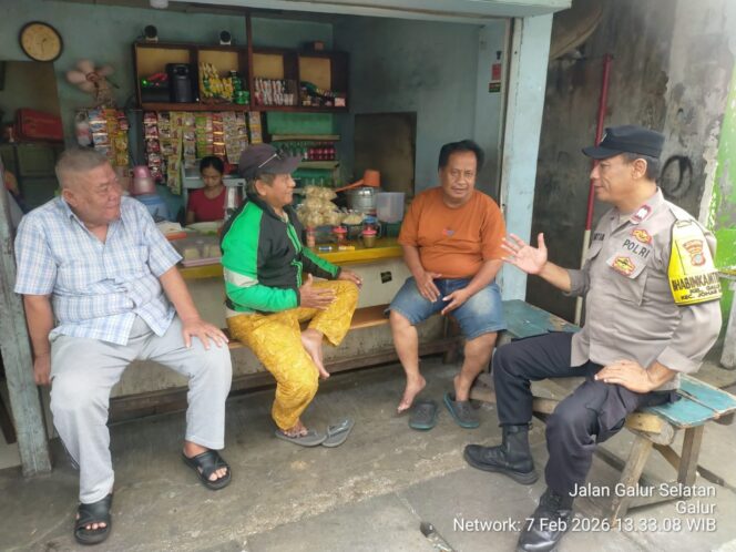 
					Perkuat Kamtibmas, Bhabinkamtibmas Galur Sambang Tokoh Masyarakat RW 01