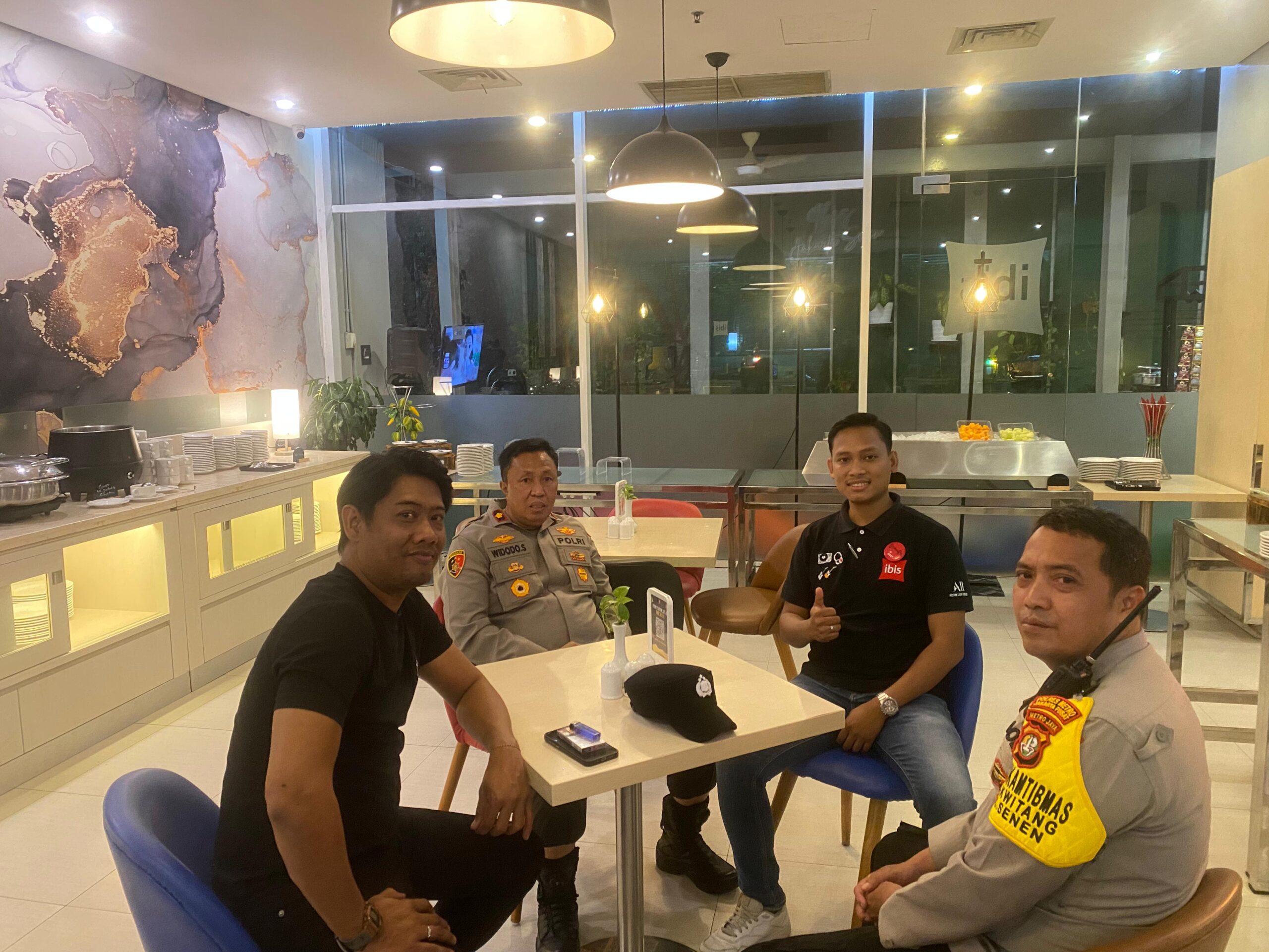 Kapolsek Senen Kunjungi Hotel Ibis, Perkuat Sinergi Jaga Kamtibmas di Kwitang Jakarta Pusat