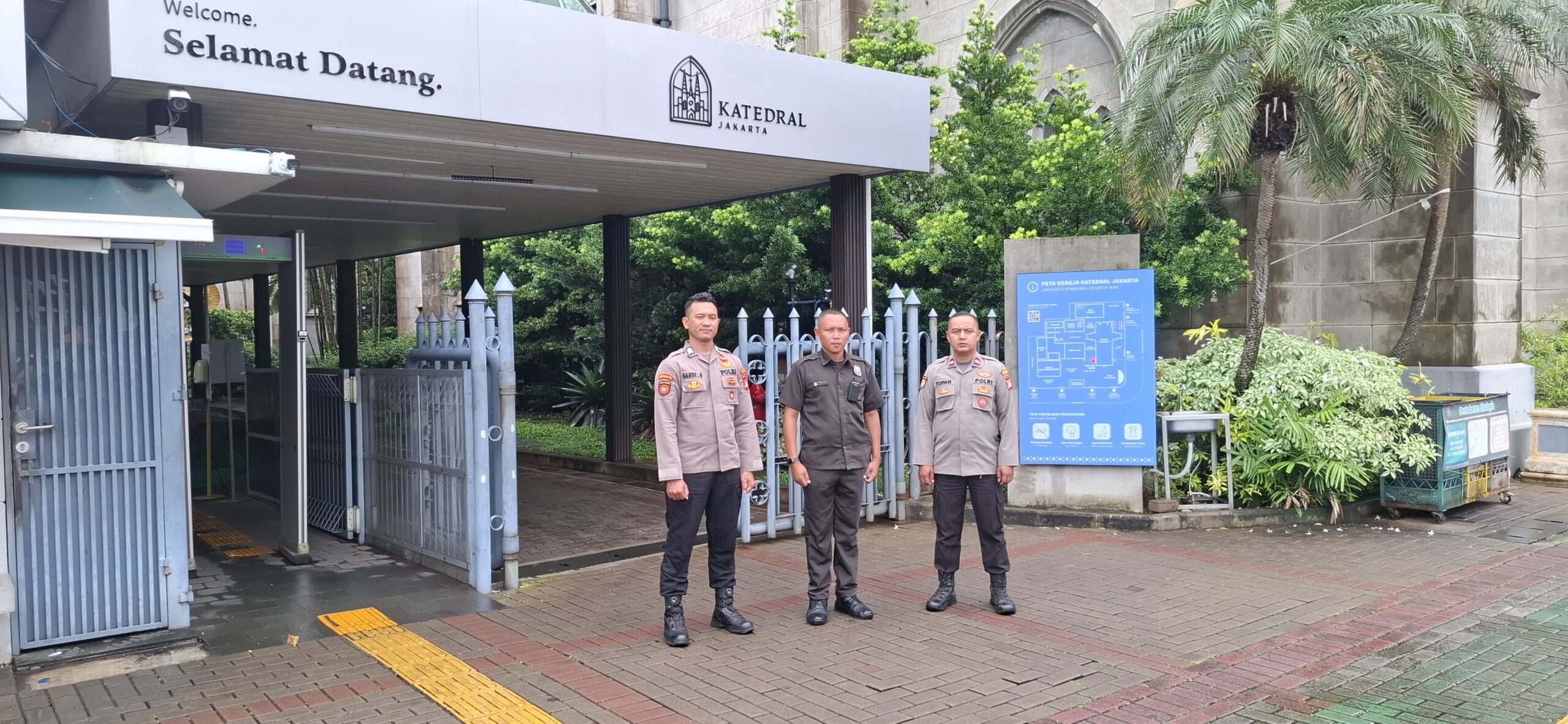 Panit Samapta Pimpin Pelayanan Dan Pengamanan Misa Minggu Katedral, Lalin Lancar dan Ibadah Berjalan Khidmat
