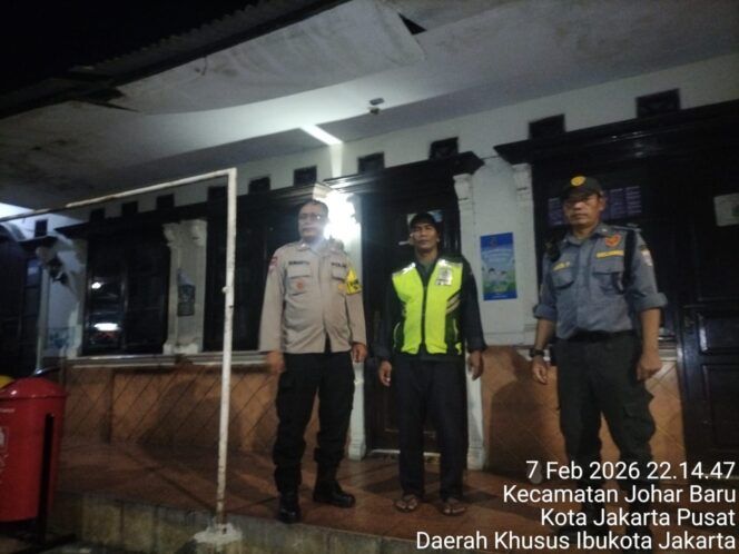 
					Polisi Menyapa Dini Hari, Pos Kamling RW 07 Johar Baru Jadi Titik Penguatan Keamanan Lingkungan