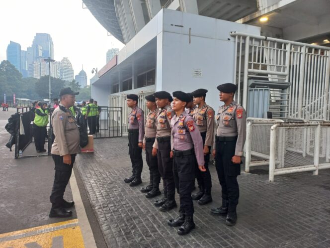 
					Pelayanan Terpadu Zona 7 Dukung Kelancaran Pertandingan Persija vs Arema