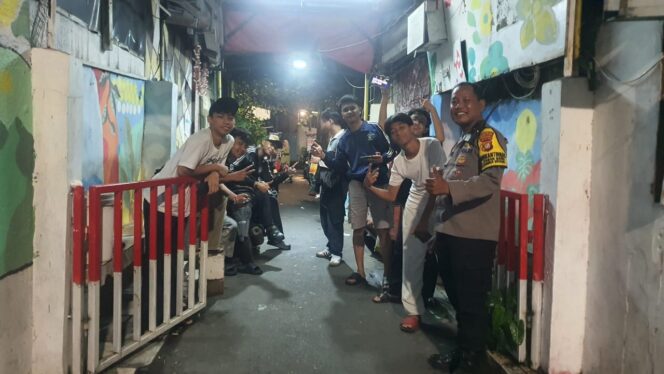 
					Bhabinkamtibmas Rangkul Karang Taruna Pasar Baru, Perkuat Pencegahan Tawuran Remaja