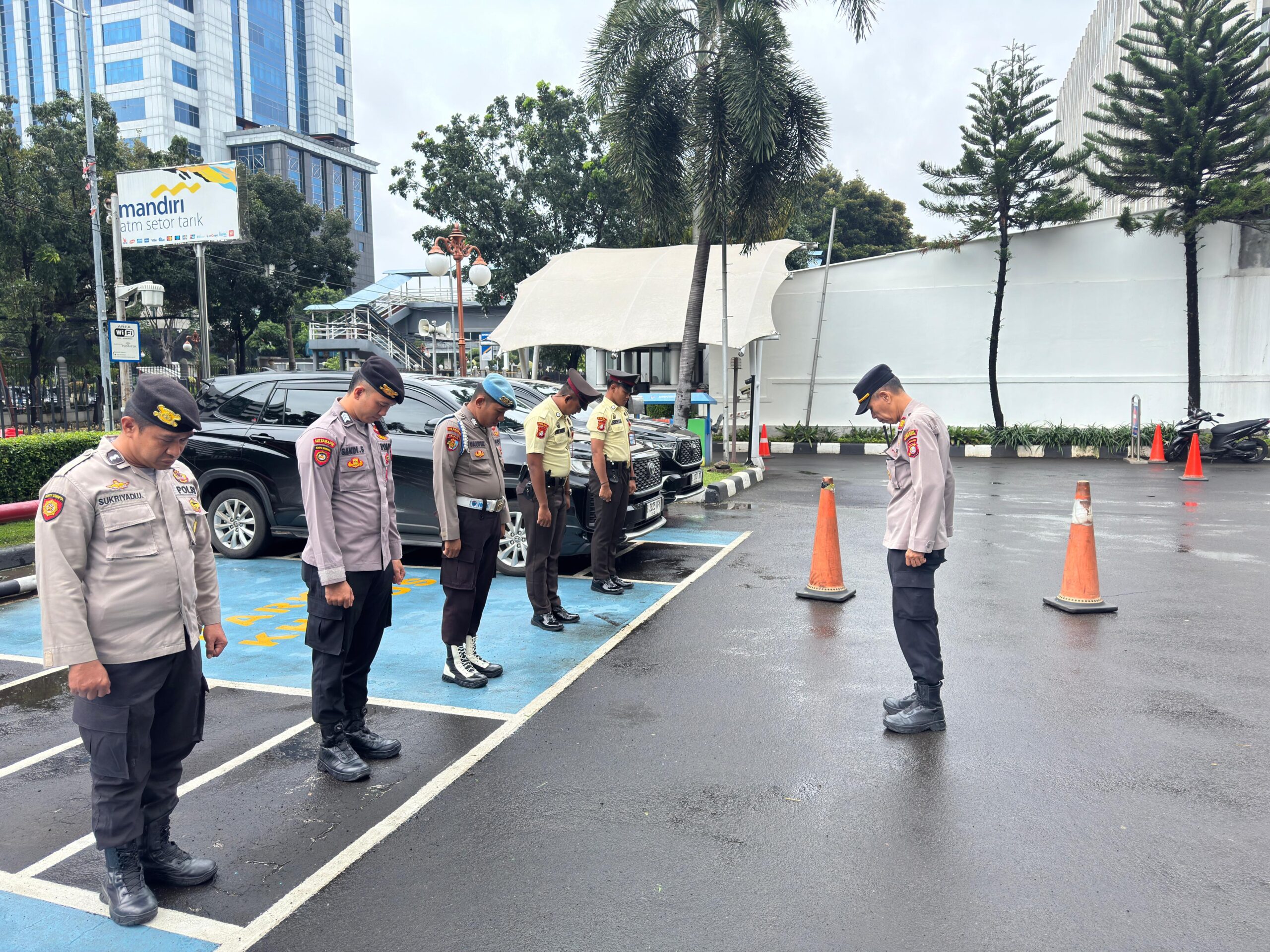 Polsek Sawah Besar Gelar Apel Pengamanan Rencana Aksi Unjuk Rasa di Kantor OJK RI