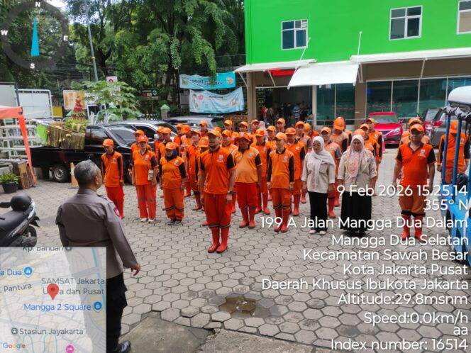 
					Sinergi Polisi dan PPSU di Mangga Dua Selatan, Antisipasi Banjir Hingga Jaga Keamanan Lingkungan