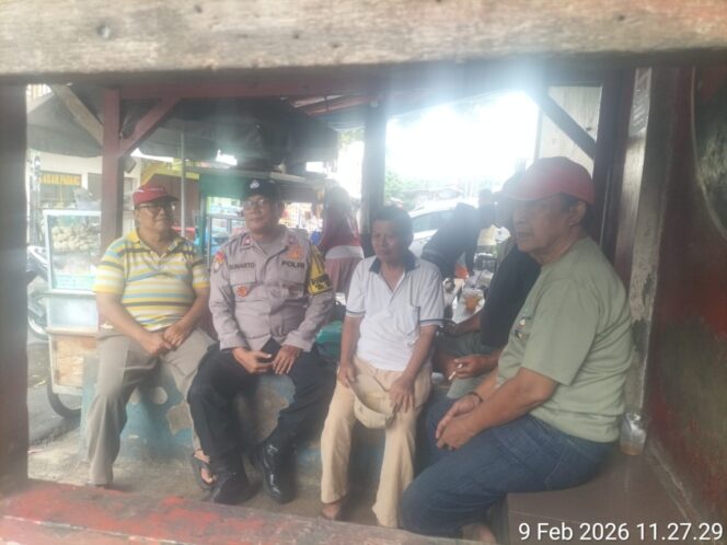 
					Patroli Dialogis dan Cooling System, Polsek Johar Baru Ajak Warga RW 01 Jaga Kondusivitas Wilayah