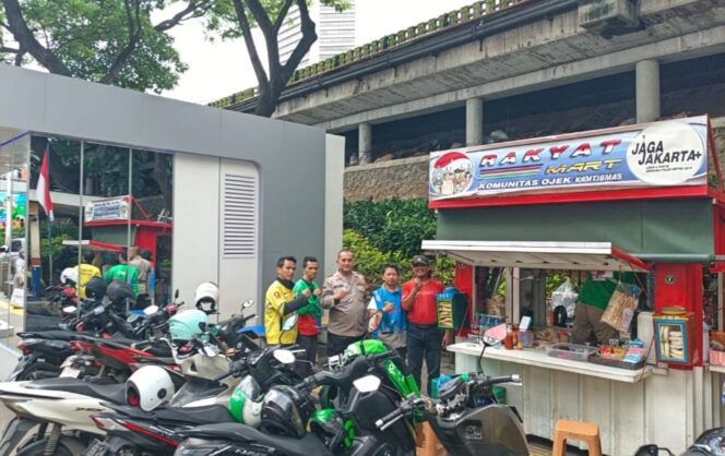 
					Sambang Humanis Bhabinkamtibmas Menteng, Ojol Diajak Aktif Jaga Keamanan Wilayah