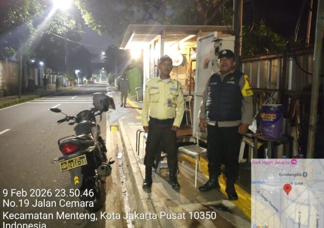 
					Bhabinkamtibmas Gondangdia Perkuat Satkamling, Antisipasi Kejahatan di Jalan Cemara