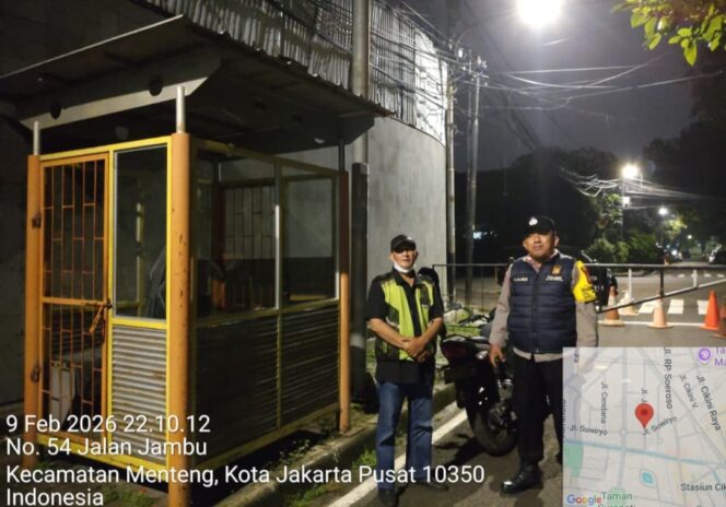 
					Sambang Dini Hari, Bhabinkamtibmas Gondangdia Perkuat Keamanan Lingkungan Jalan Jambu