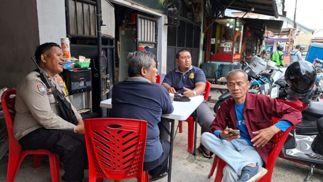 
					Bhabinkamtibmas Gunung Sahari Selatan Sambangi RW 06, Polri Dorong Lingkungan Aman dan Kondusif