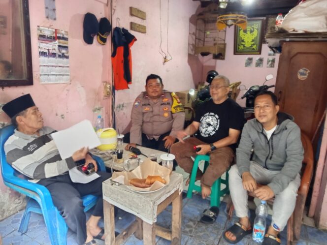 
					Bhabinkamtibmas Petamburan Sambang Bersama Ketua RW 01, 02 dan Tokoh Agama, Perkuat Kamtibmas Jelang Ramadhan