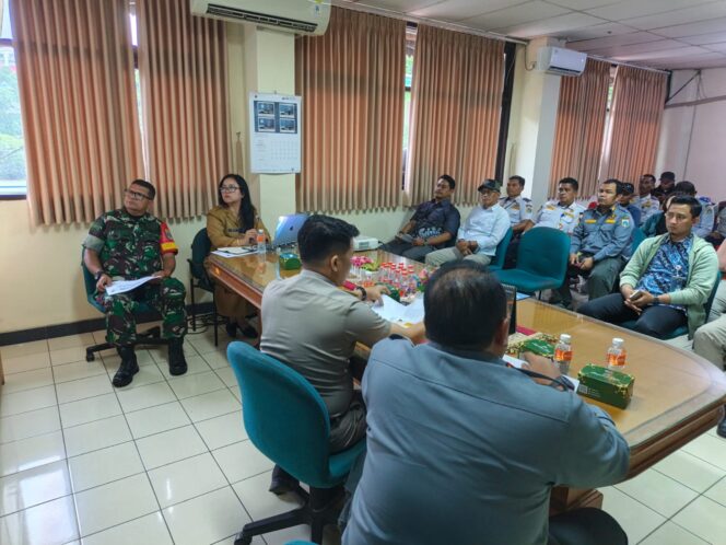 
					Kapolsubsektor Hadiri Sosialisasi Penertiban Bangunan Liar dan PKL di Mangga Dua Selatan