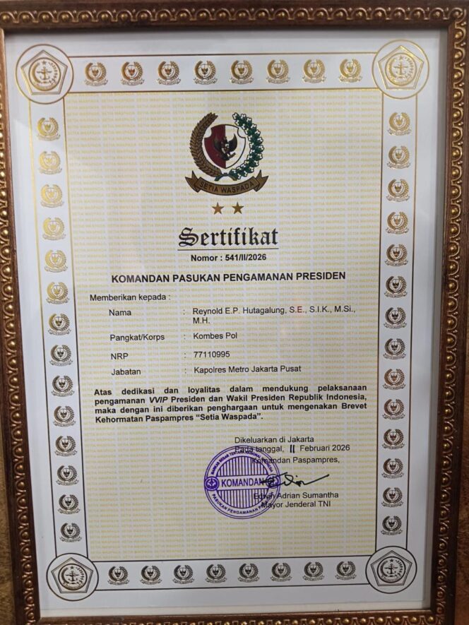 
					Kapolres Jakpus Terima Brevet Kehormatan ‘Setia Waspada’ dari Paspampres