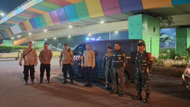 
					Polri Bersama Tiga Pilar Gelar Patroli Malam, Jaga Kemayoran Tetap Aman dan Kondusif