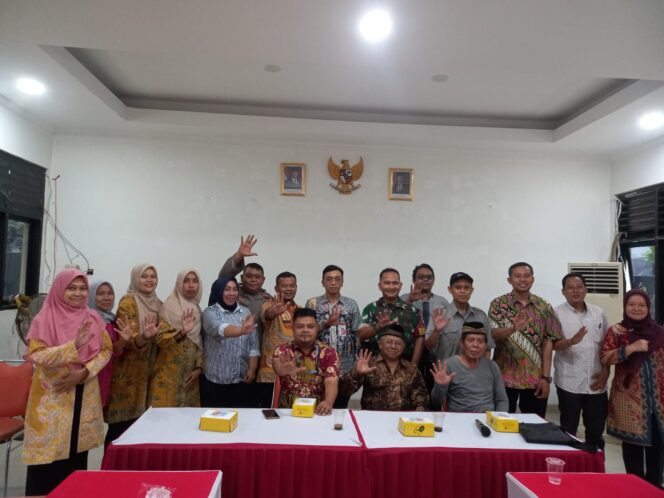 
					Bhabinkamtibmas Petamburan Bersama Tiga Pilar Gelar Rapat Tahunan Koperasi Merah Putih Tahun 2026