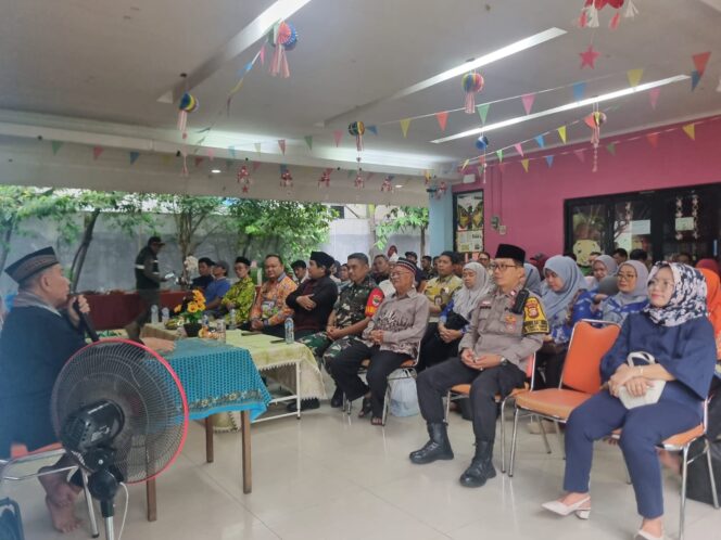 
					Bhabinkamtibmas Hadiri Silaturahmi Keluarga Besar Kelurahan Karet Tengsin Sambut Ramadhan 1447 H