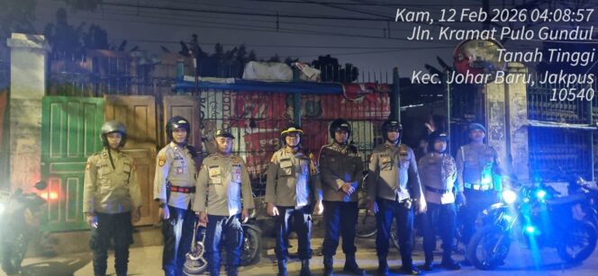 
					Patroli Cipta Kondisi Dini Hari, Polsek Johar B Antisipasi Gangguan Kamtibmas