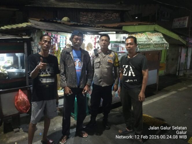 
					Jelang Bulan Ramadhan, Polsek Johar Baru Intensifkan Sambang Pos Kamling untuk Jaga Kamtibmas