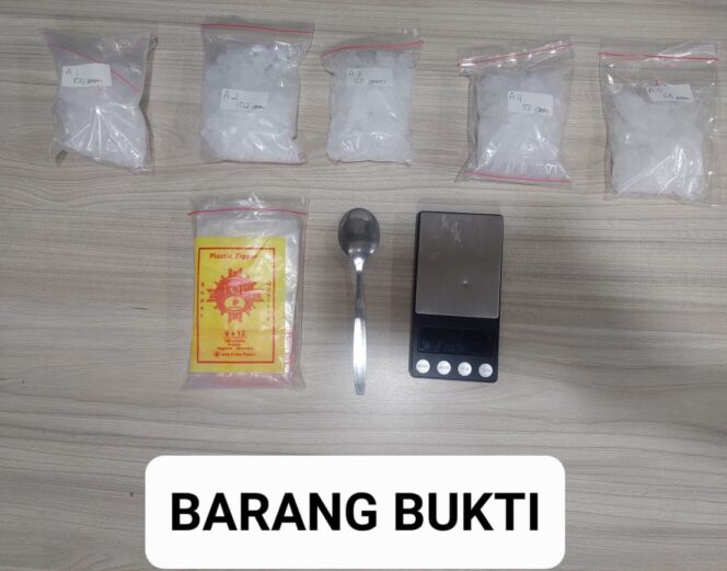 
					POLDA METRO JAYA MENGUNGKAP PEREDARAN NARKOTIKA SABU 476 GRAM, ETOMIDATE DAN HAPPY WATER DI CAKUNG