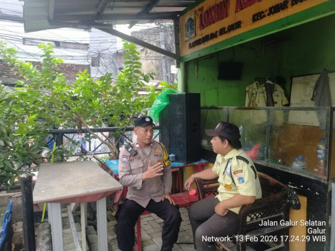 
					Polri Turun Langsung Jaga Nadi Ekonomi Warga, Sambang Pasar Gembrong Perkuat Keamanan dan Sinergi