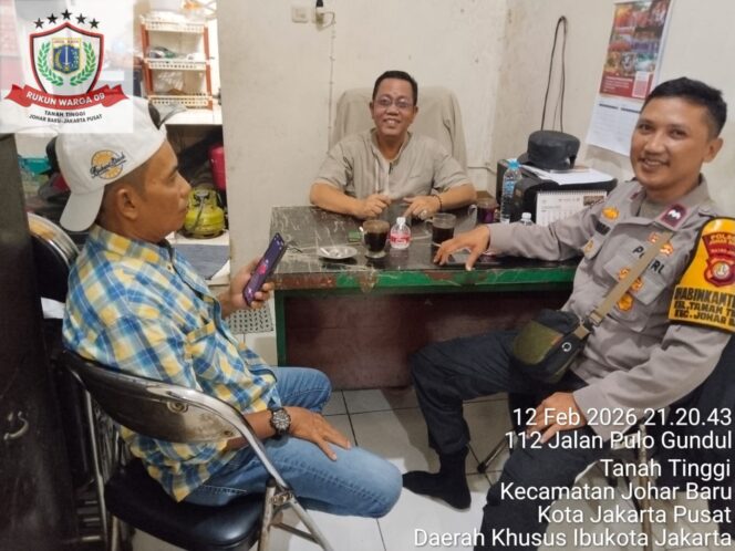 
					Sinergi Malam Hari, Polisi dan Tokoh Masyarakat RW 09 Tanah Tinggi Perkuat Keamanan Wilayah