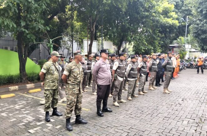 
					Tiga Pilar Menteng Tertibkan PKL dan Parkir Liar, Wujudkan Lingkungan Aman dan Nyaman