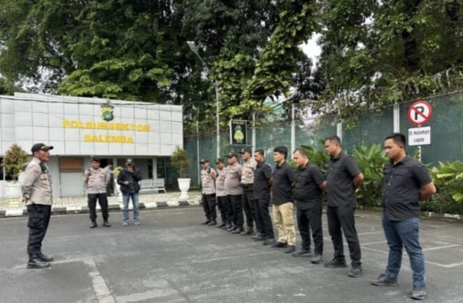 
					Polsek Cempaka Putih Gelar Apel Pelayanan Aksi Unjuk Rasa di Rutan Salemba, Kedepankan Pendekatan Humanis