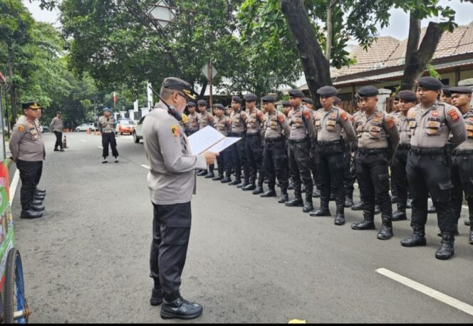 
					Polsek Metro Menteng Gelar Apel Pengamanan Titik Kumpul Aksi Bela Palestina di Masjid Agung Sunda Kelapa