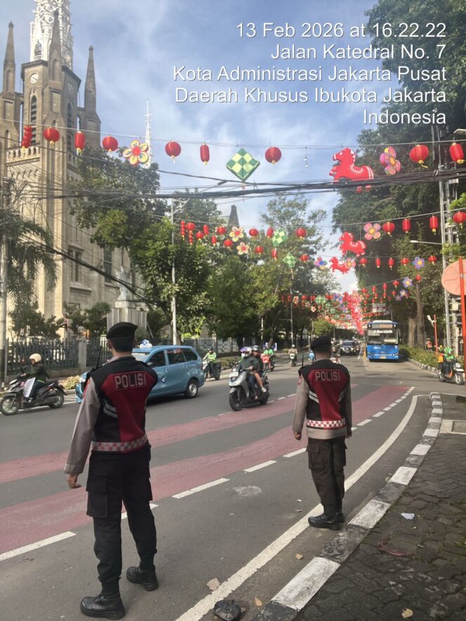 
					Jumat Sore Lalu Lintas Lancar ” Di Depan Masjid Istiqlal Dan Katedral Polsek Sawah Besar