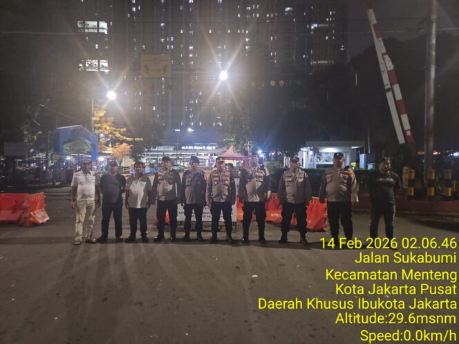 
					Wakapolsek Metro Menteng Pimpin Patroli Cipta Kondisi Amankan Wilayah Perbatasan Tenggulun