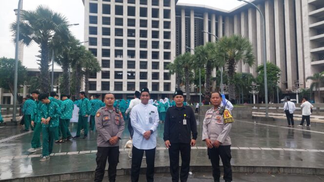 
					Pelayanan Polri Kirab Sambut Ramadhan 800 Siswa di Masjid Istiqlal Berjalan Aman dan Lancar