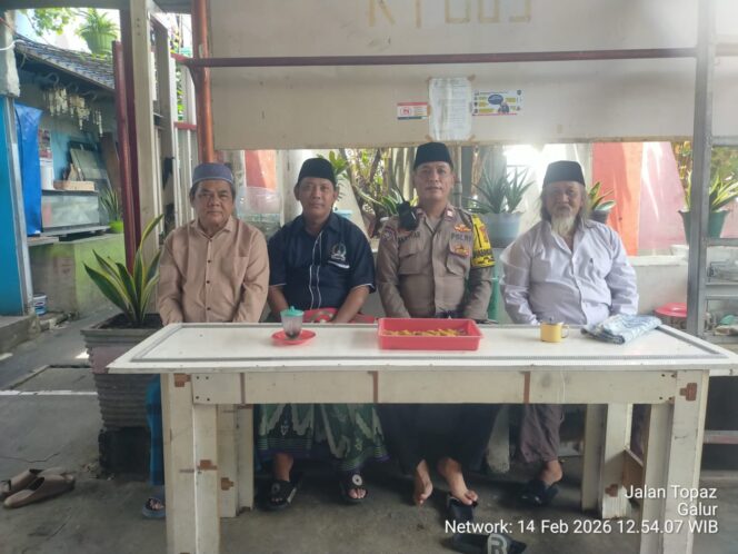 
					Jelang Ramadhan, Polisi Rangkul Jamaah Masjid Al-Istiqomah Jaga Kamtibmas