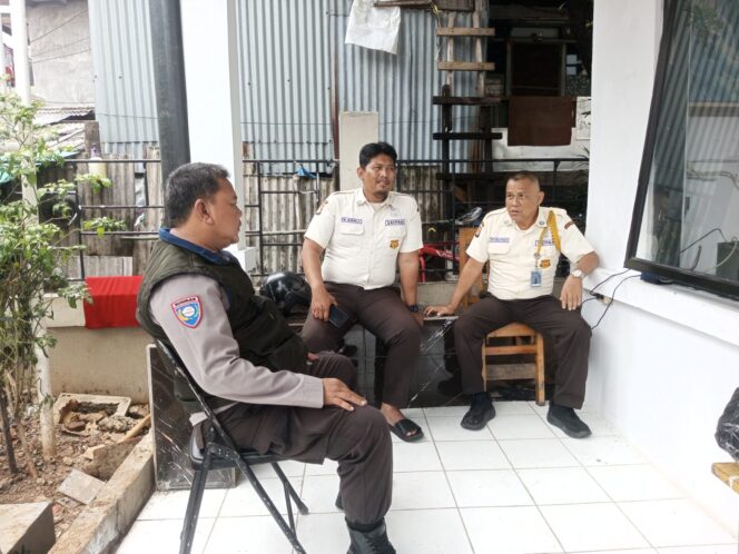 
					Polri Sambangi Pos Satpam Rusun Karang Anyar, Perkuat Pembinaan dan Deteksi Dini Gangguan Kamtibmas