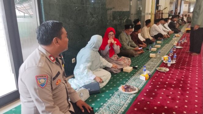 
					Polri Hadir Mengawal Kegiatan Sosial, Santunan 1.000 Anak Yatim Berjalan Kondusif