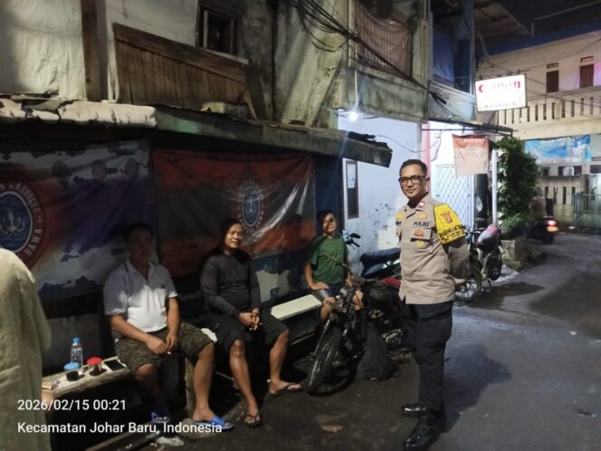 
					Ramadhan Aman dan Nyaman, Polisi Hadir Dini Hari Perkuat Cooling System di Kampung Rawa