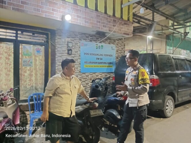 
					Sinergi Polisi dan Warga Jaga Stabilitas Keamanan, Bhabinkamtibmas Sambangi Poskamling RW 04 Kampung Rawa