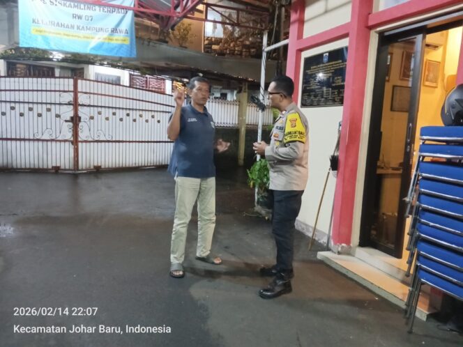 
					Kunjungan Pos Siskamling RW 07, Polisi dan Warga Kampung Rawa Perkuat Kewaspadaan Lingkungan