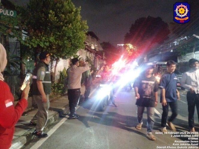 
					Polisi Lakukan Monitoring dan Pengamanan Pawai Obor di Kelurahan Kramat