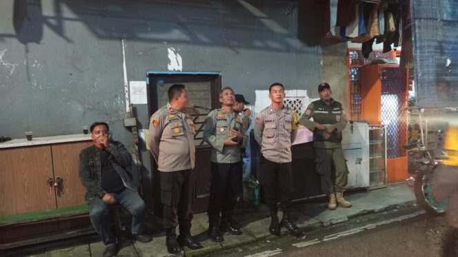 
					Polsek Senen Lakukan Pengecekan Pengamanan Persembahyangan di Vihara Maetreya