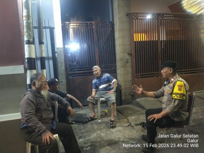 
					Perkuat Keamanan Malam Hari, Polisi Datangi Pos Kamling RW 01 Galur Jelang Ramadhan