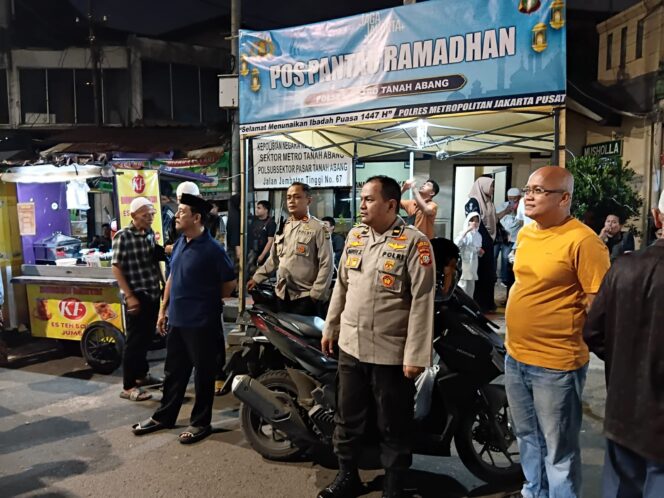 
					Polsek Metro Tanah Abang Amankan Kegiatan Tarhib Ramadhan Pawai Obor di Kebon Kacang