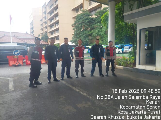 
					POLSEK SENEN LAKSANAKAN PATROLI DIALOGIS DAN MONITORING KAMTIBMAS