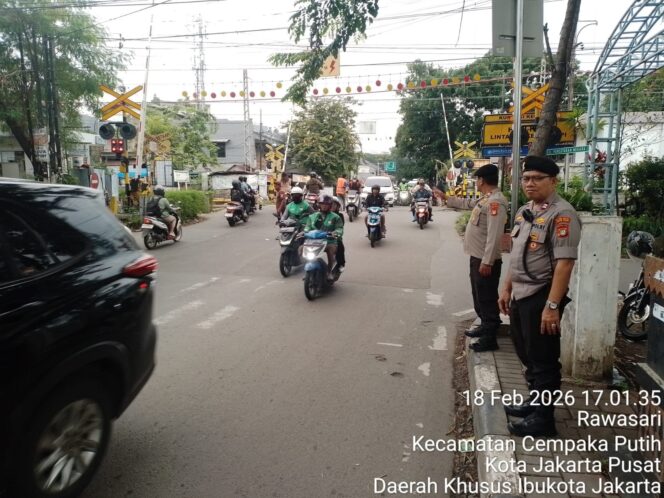 
					Pengaturan Lalu Lintas Sore Hari, Kapolsek Johar Baru Cek Langsung Penempatan Anggota