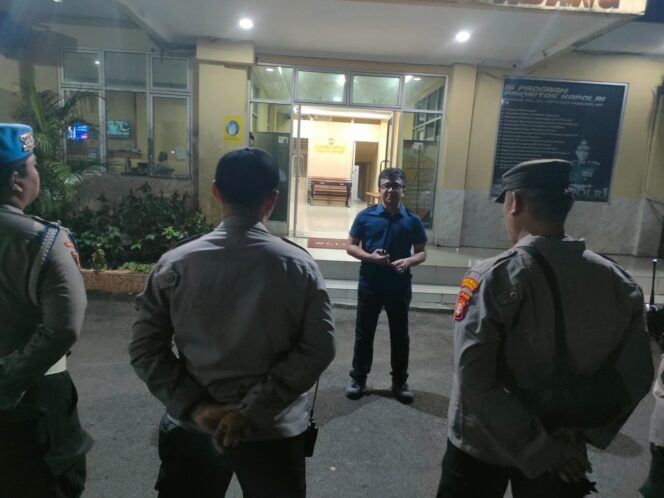 
					Patroli Cipkon Polsek Metro Tanah Abang Tekan Potensi Gangguan Kamtibmas Antisipasi Tawuran dan 3 C