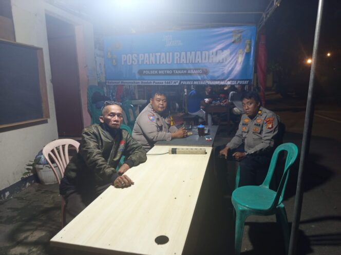 
					Sinergi Polisi dan Warga, Pos Pantau Ramadhan di Petamburan Jaga Kondusivitas Wilayah