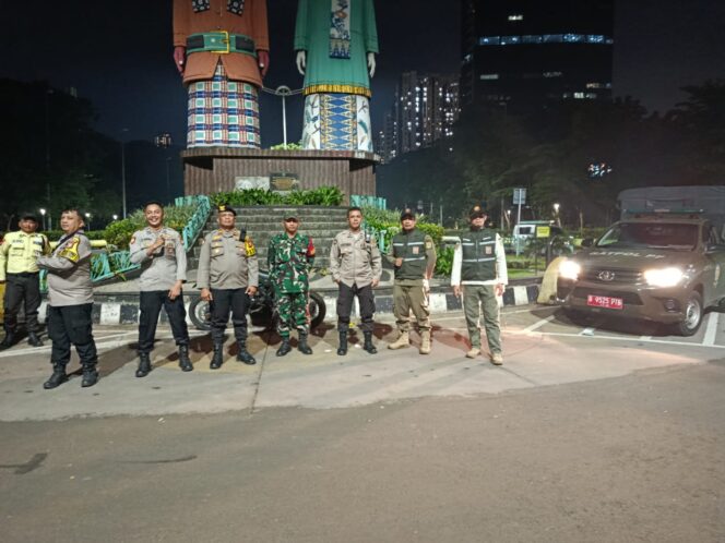 
					Patroli Tiga Pilar di Kemayoran, Menjaga Ketenteraman Warga pada Malam Pertama Ramadhan