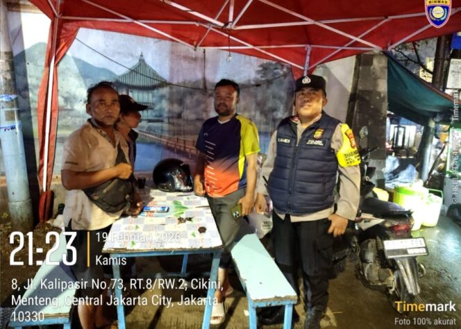 
					Sambut Ramadhan, Bhabinkamtibmas dan Warga Perketat Pengamanan Kalipasir